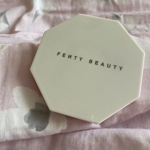 Fenty Beauty Killawatt Freestyle Highlighter in Trophy Wife